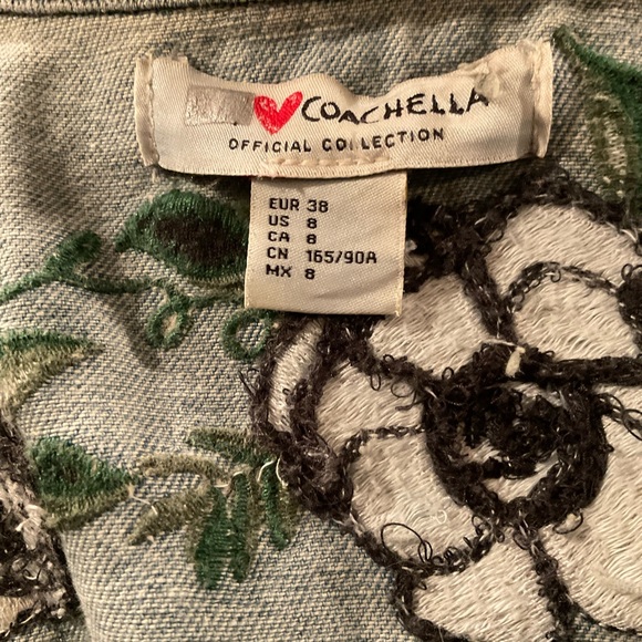 “H&M OFFICIAL COACHELLA COLLECTION “Embroidered Jean Jacket. - Picture 9 of 13